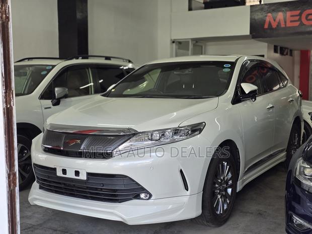 Toyota Harrier 2018 White