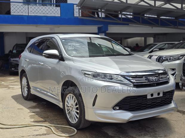 Toyota Harrier 2019 Silver