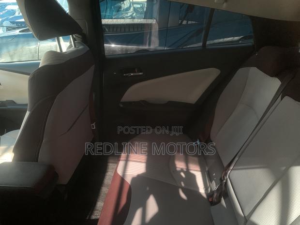 Toyota Prius Two Eco 2018 Silver