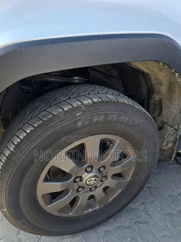 New Toyota Land Cruiser Prado 2024 Off white