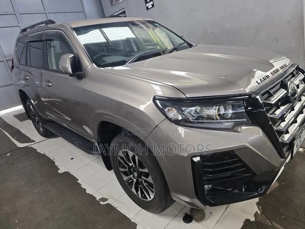 Toyota Land Cruiser Prado 2018 Gold