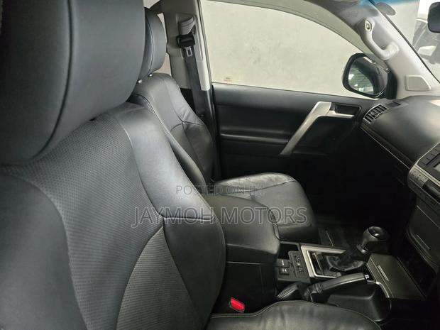 Toyota Land Cruiser Prado 2018 Gold