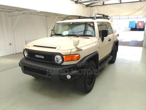 Toyota FJ Cruiser 2018 Ivory