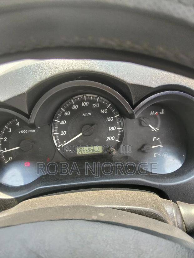 Toyota Hilux 2.5 D-4D 4X4 SRX 2011 Beige