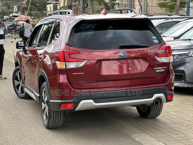 Subaru Forester Premium AWD 2019 Red