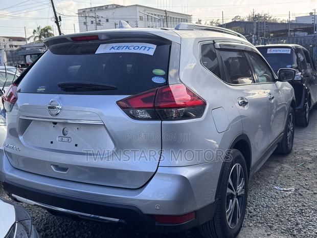 Nissan X-Trail 2.0 Petrol FWD 2019 Silver