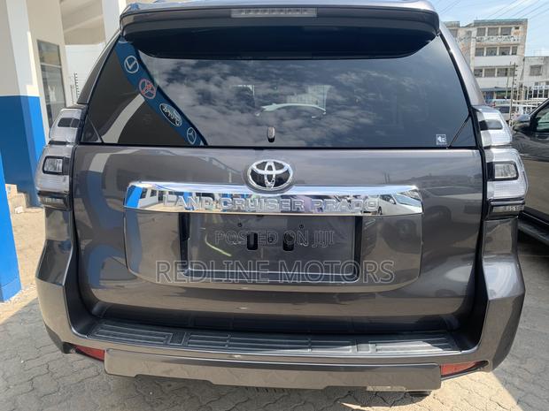 Toyota Land Cruiser Prado 2.7 2019 Gray