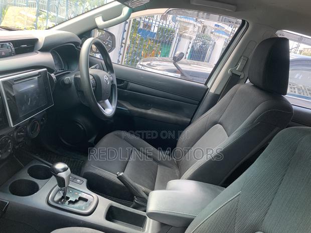Toyota Hilux SR5 4x4 2018 White