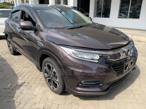 Honda Vezel 2018 Maroon