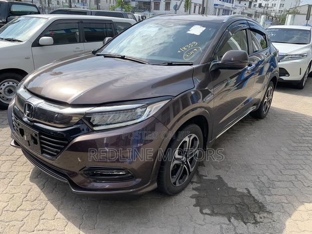 Honda Vezel 2018 Maroon
