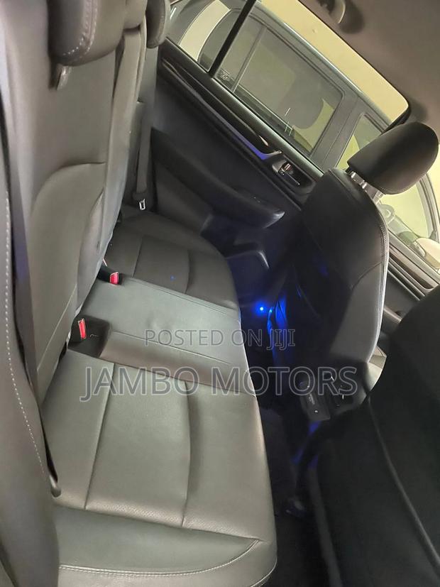 Subaru Outback 2.5i Premium AWD 2019 Gold