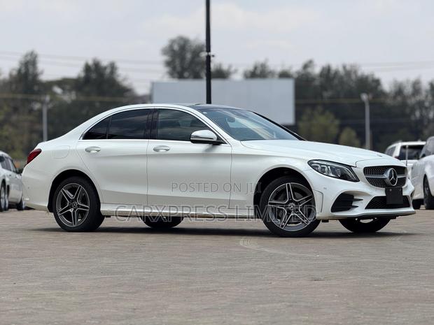 Mercedes-Benz C200 2019 White