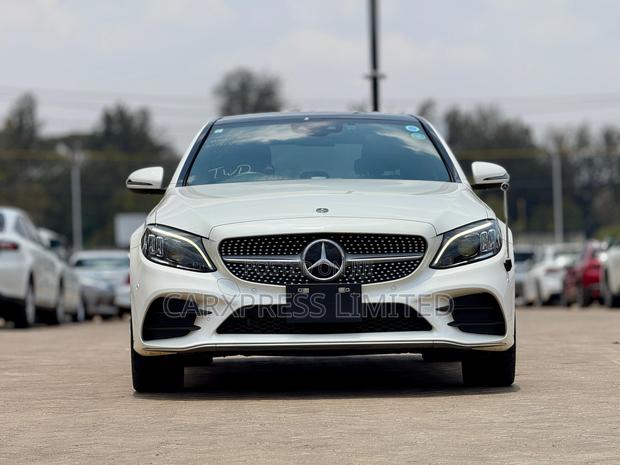 Mercedes-Benz C200 2019 White
