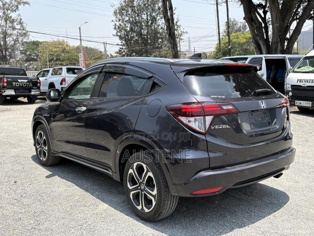 Honda Vezel 1.5 Hybrid 2WD 2018 Gray