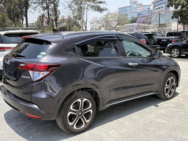 Honda Vezel 1.5 Hybrid 2WD 2018 Gray