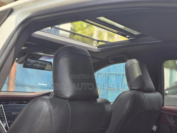 Toyota Harrier 2018 White