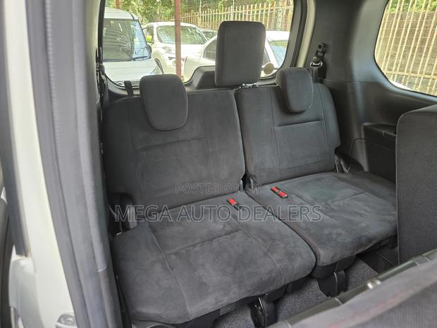 Nissan Serena 2018 White