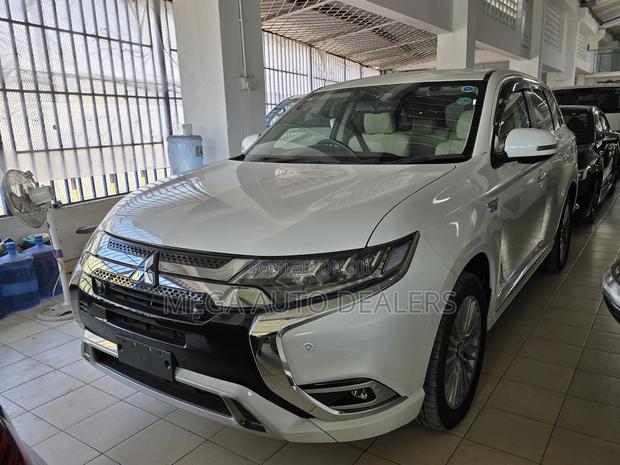Mitsubishi Outlander 2018 White