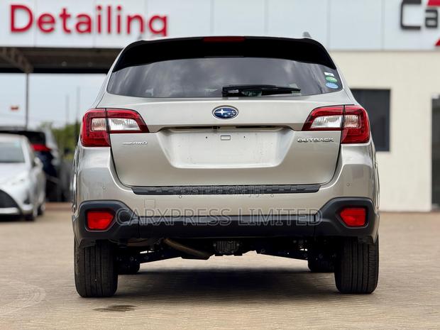Subaru Outback 2.5i AWD 2018 Gray
