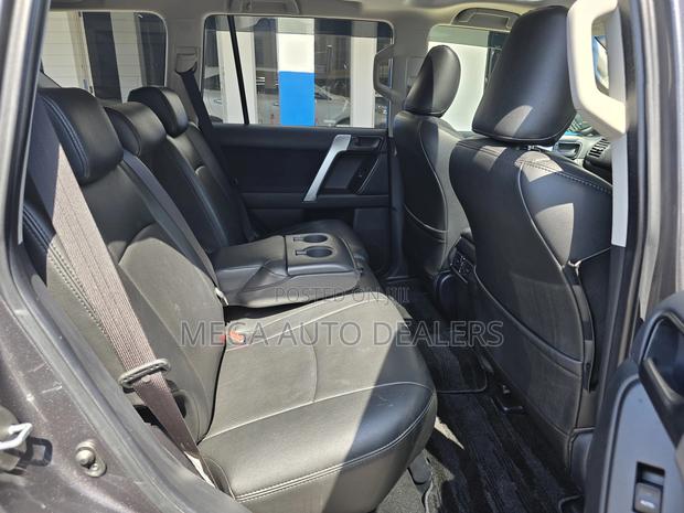 Toyota Land Cruiser Prado 2019 Gray