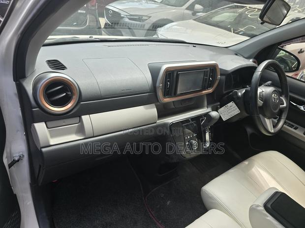 Toyota Passo 2018 White