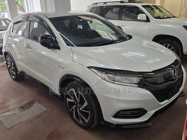 Honda Vezel 2018 White