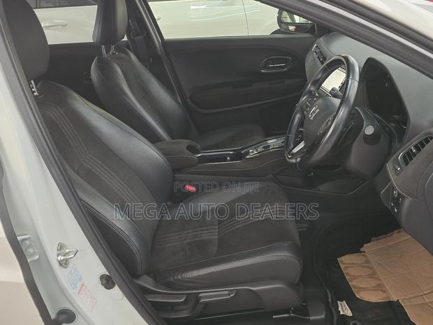 Honda Vezel 2018 White