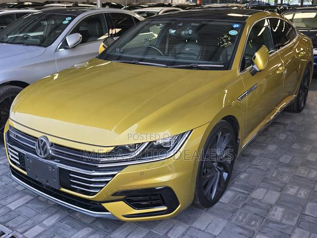 Volkswagen Arteon 2019 Yellow