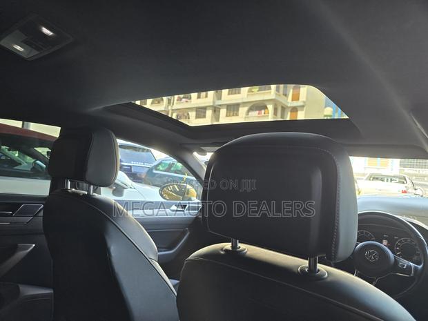 Volkswagen Arteon 2019 Yellow