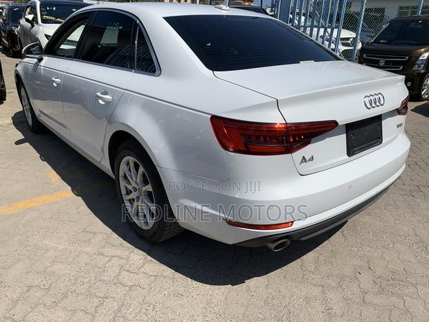 Audi A4 2.0T ultra Premium FWD 2018 White