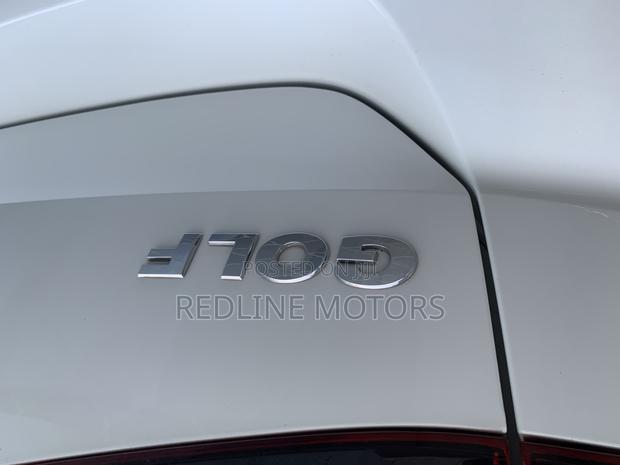 Volkswagen Golf TSI S FWD 2018 Off white