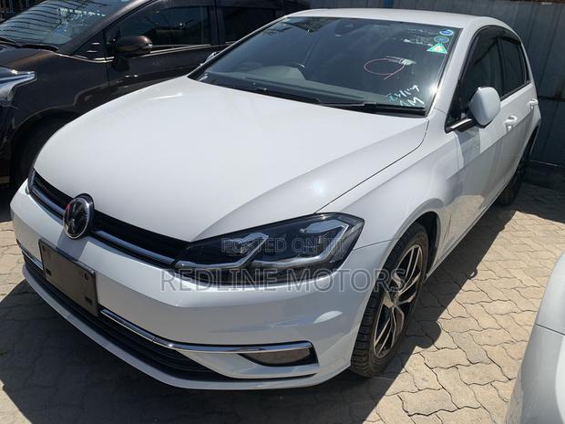 Volkswagen Golf TSI S FWD 2018 Off white