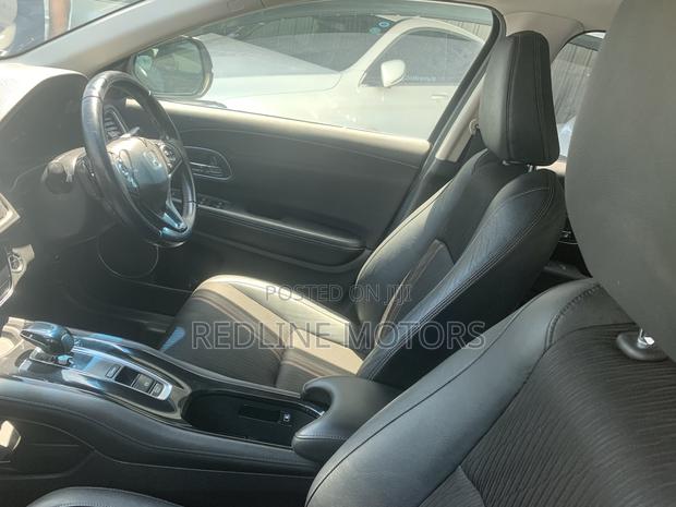 Honda Vezel 1.5 Hybrid 2WD 2018 White