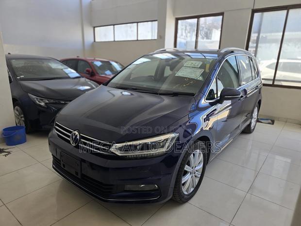 Volkswagen Touran 2018 Blue