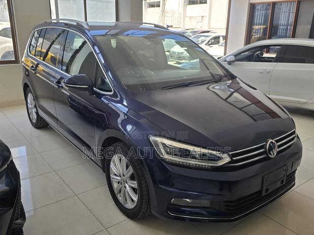 Volkswagen Touran 2018 Blue