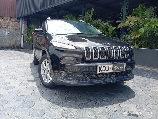 Jeep Cherokee Limited 4dr SUV 4WD (2.4L 4cyl 9A) 2015 Black