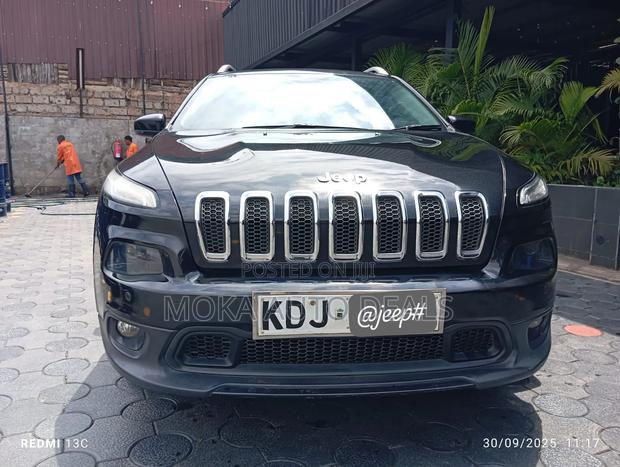 Jeep Cherokee Limited 4dr SUV 4WD (2.4L 4cyl 9A) 2015 Black