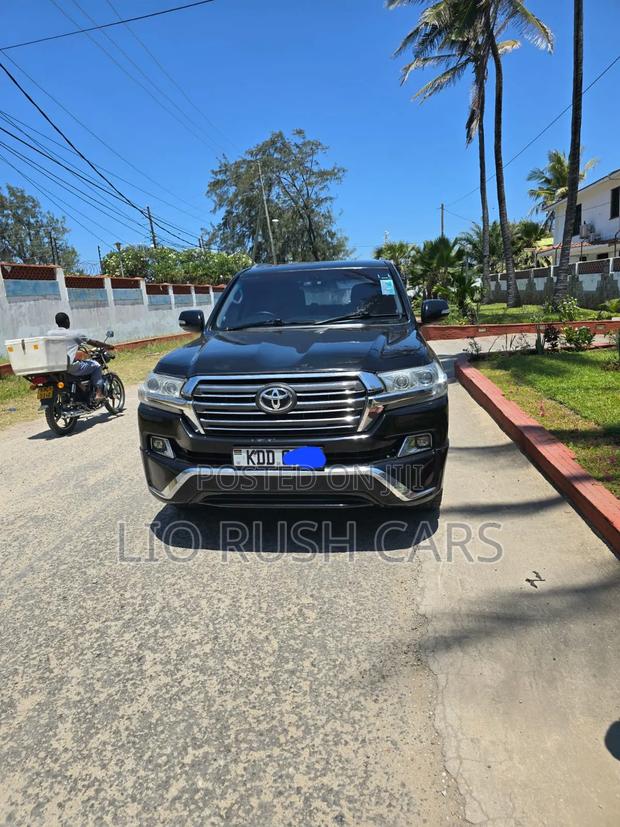 Toyota Land Cruiser 2012 Black