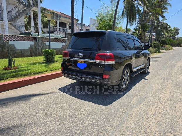 Toyota Land Cruiser 2012 Black