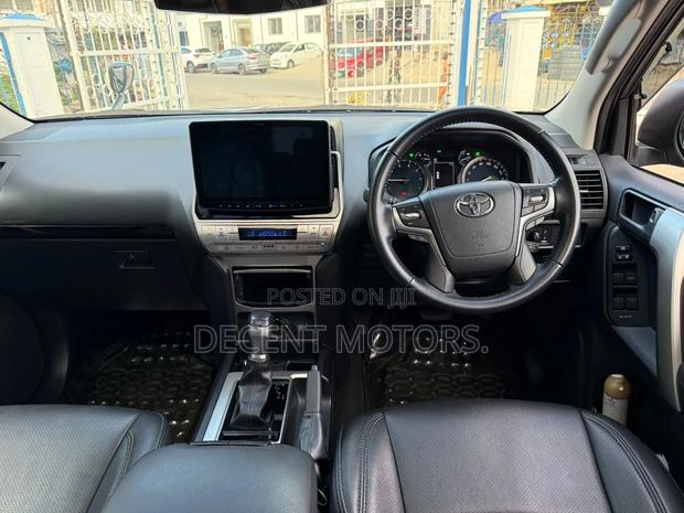 Toyota Land Cruiser Prado 2.7 2019 Gray