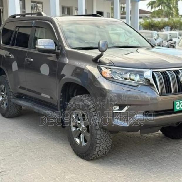 Toyota Land Cruiser Prado 2.7 2019 Gray