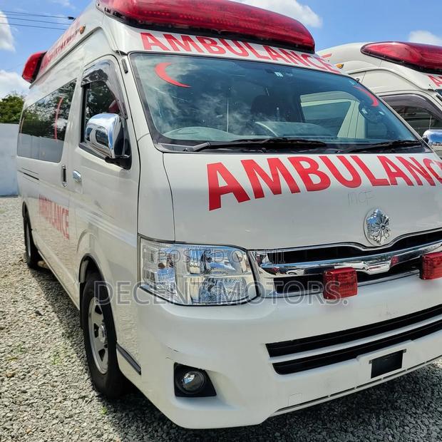 Toyota HiAce 2018 White