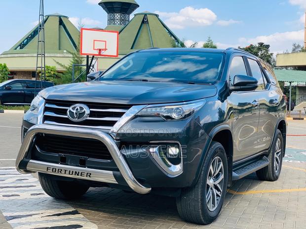 Toyota Fortuner 2.8 D AWD 2018 Gray