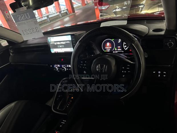 Honda Vezel 1.5 Hybrid 4WD 2021 Red