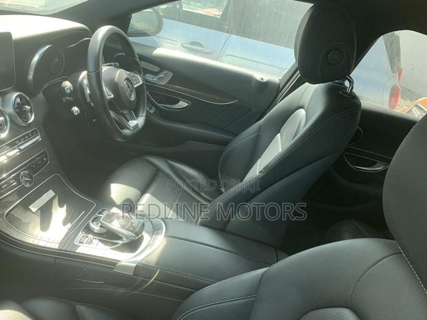 Mercedes-Benz C220 Base 2018 Blue