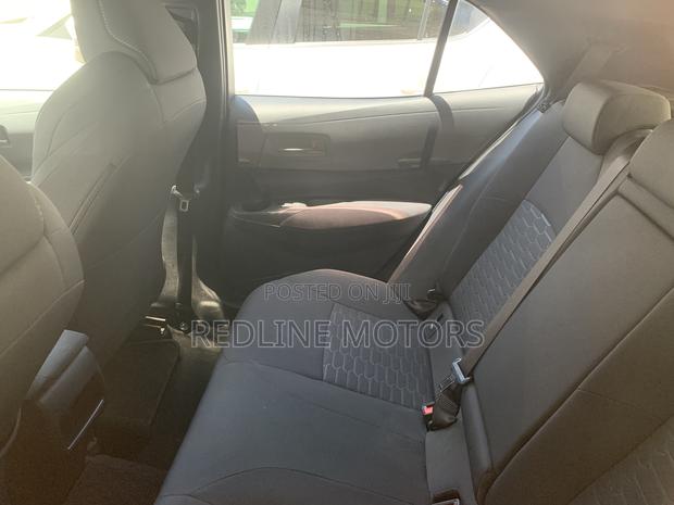 Toyota Corolla LE (1.8L 4cyl 2A) 2018 Blue