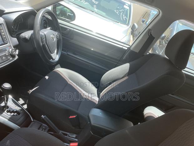 Toyota Corolla Fielder 1.5 Hybrid FWD 2018 Silver