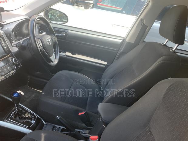 Toyota Corolla Fielder 1.5 Hybrid FWD 2018 Pearl