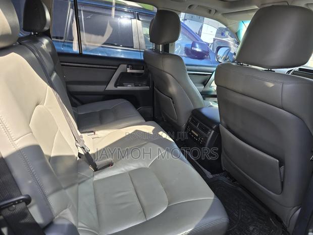 Toyota Land Cruiser 2013 Silver