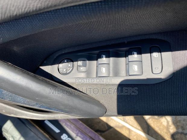 Peugeot 308 2018 Blue